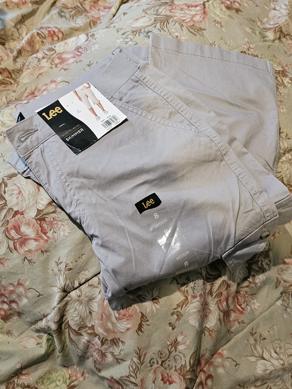 Lee Women’s Light Gray Capri Pants